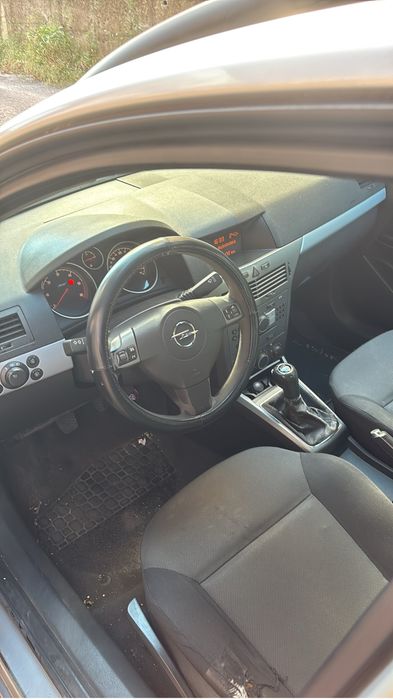 Vendo opel caravam 2006
