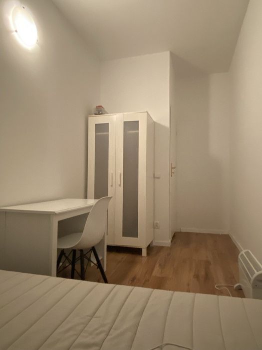 Room near the center, no deposit
