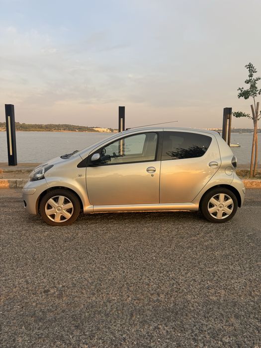 Toyota Aygo impecável