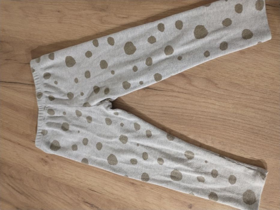 Szare prążkowane spodnie legginsy dla dziewczynki rozm 98