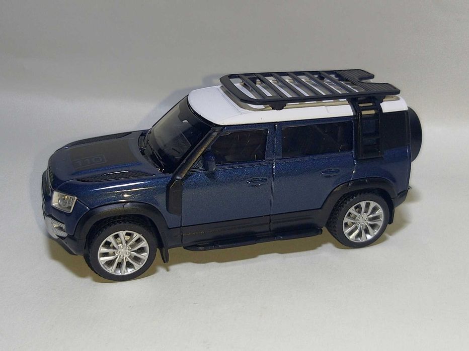 Land Rover Defender 110, 1:41