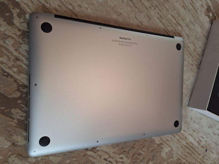 MACBOOK PRO 15"Core i7 /16/500 Retina