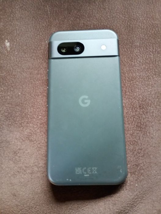 Uszkodzony Google Pixel 8a