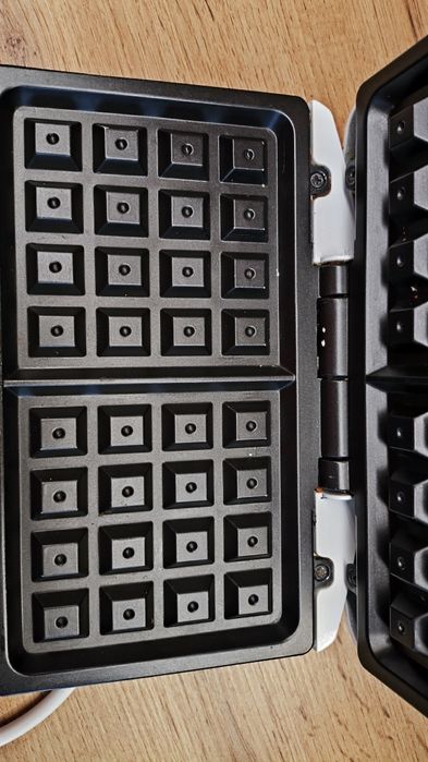 Вафельниця ROTEX