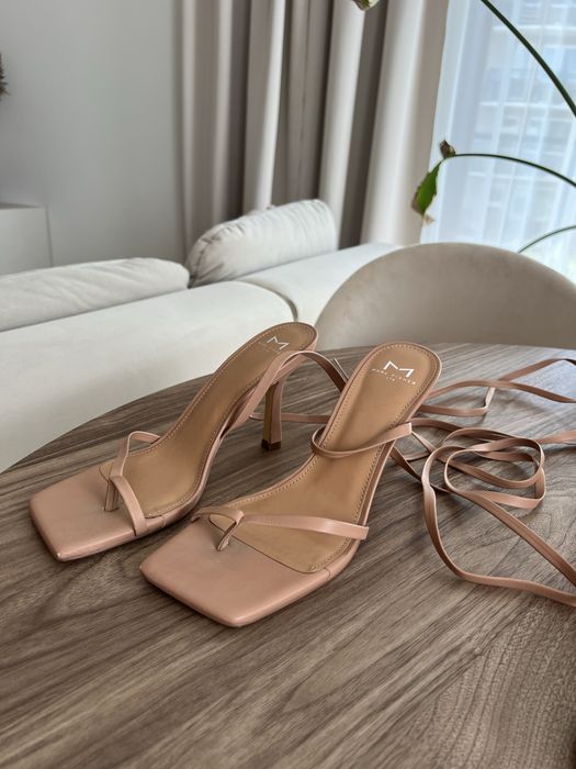 buty beżowe wiązane na obcasie Marc Fisher 9 - 40