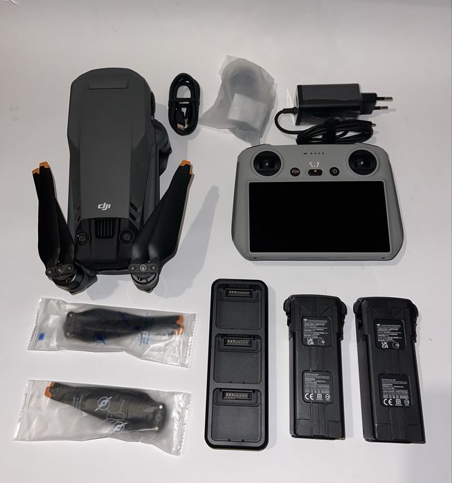 Квадрокоптер DJI Mavic 3 Pro (дрон)