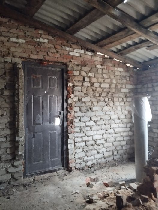 Продам дом можно и под  магазин  Нововодолажский район  Вільхуватка.