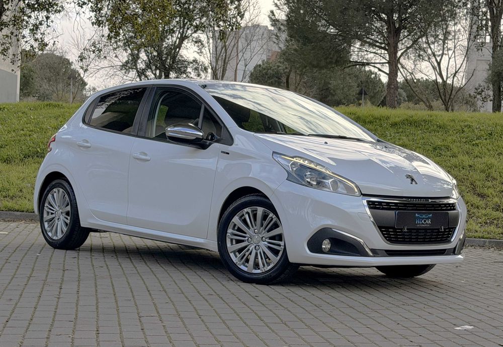 desde 165€ Mês # Peugeot 208 1.5 BlueHDi Signature 102cv # 2019/06