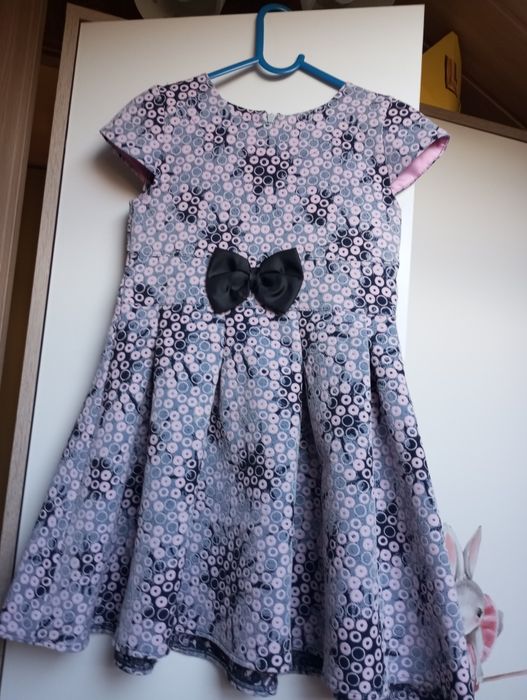 Sukienka dla dziewczynki elegancka rozmiar 122