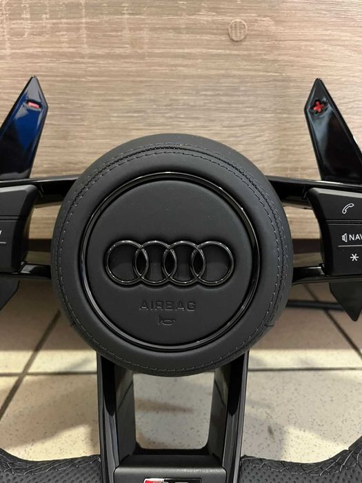 Volante Audi A3 8V A4 B8 TT 8J Q3 Q5 (S-Line / RS) Estilo R8