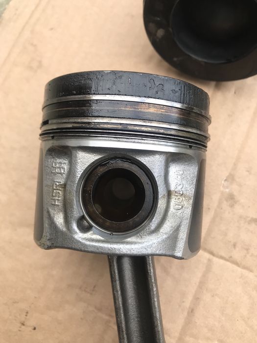 Поршень з шатуном Renault  080340 R9M