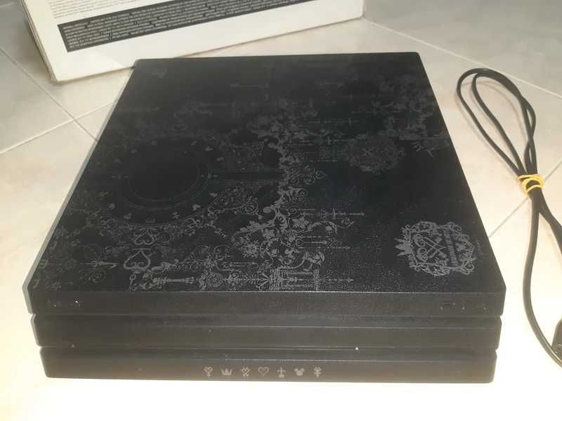 PlayStation 4 – Edição Especial Kingdom Hearts | Consola + 1 Comando