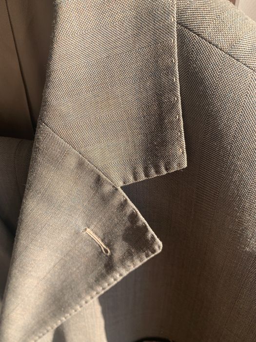 Чоловічий урочистий костюм