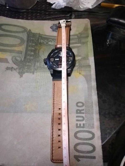 Часы мужские стрелочные