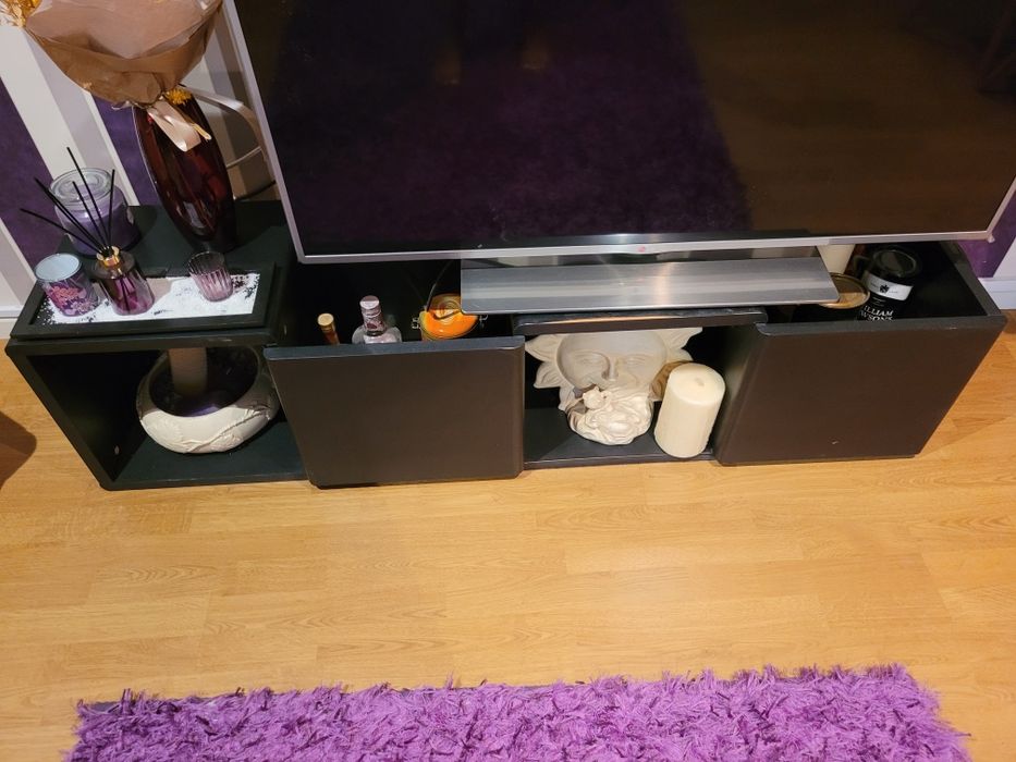 Vendo móvel de tv , com algumas marcas de uso