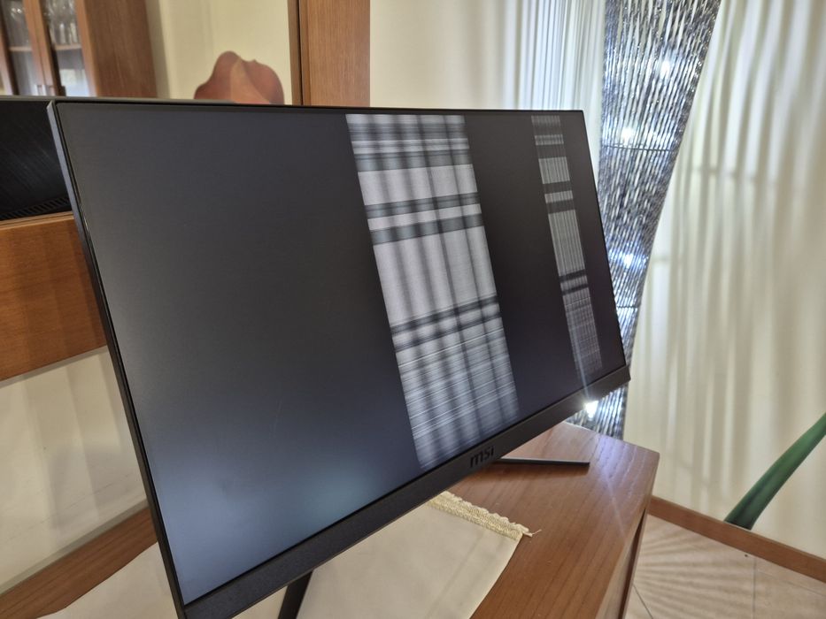 Monitor MSI Optix G242 144Hz IPS – Para Peças (Inclui Transformador e Base)