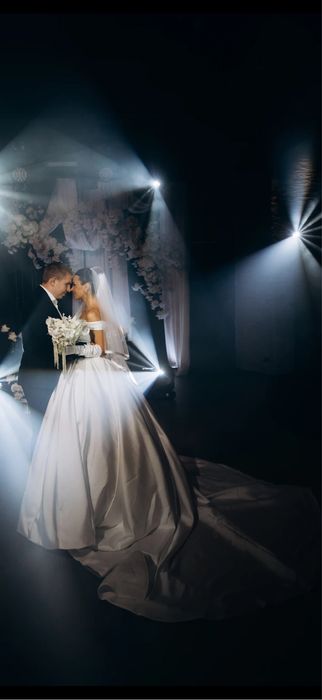 Продам білу пишну весільну сукню від Luce Sposa, не вінчана!