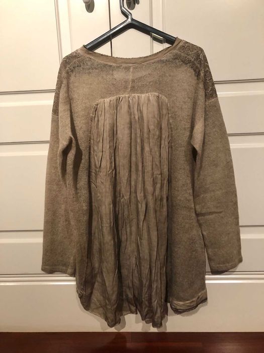 vestido  cor beije com aplicações de renda MADE IN ITALY tamanho  L