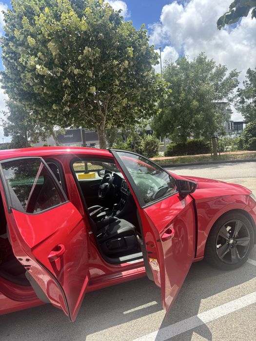 Seat leon 2.0 TDI  FR  DSG  189000km inspeçao feita recente .