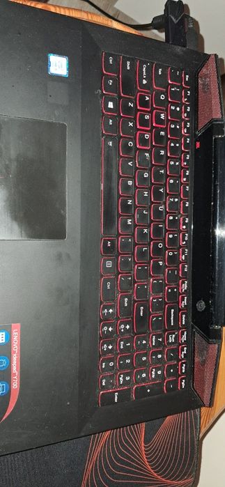 Lenovo Y700 15 isk