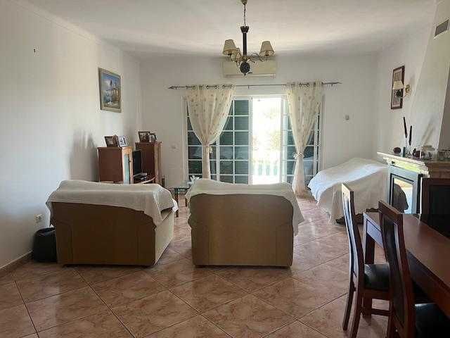 Moradia com Piscina para Férias em Altura