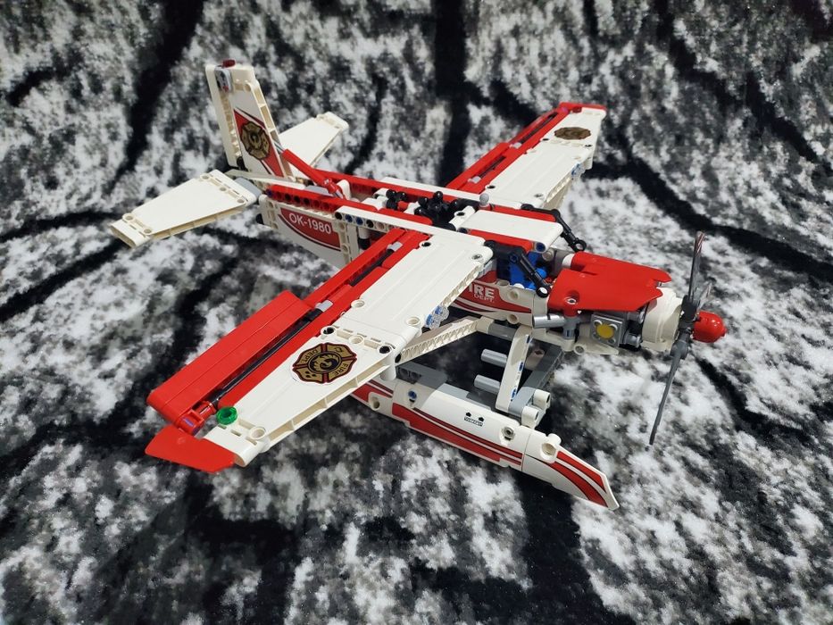 Lego Technic 42040 Samolot Strażacki