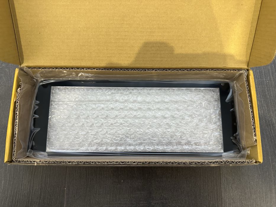 Стекло экрана 8.8 BMW F30, F32, F36, F34 скло екрану