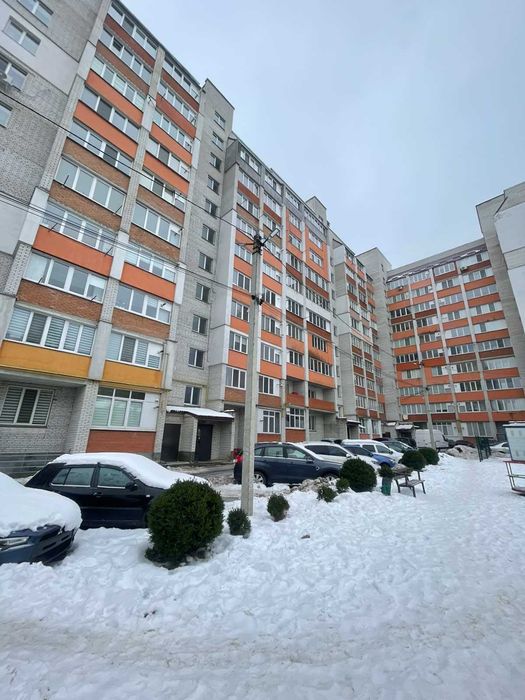 3к в новобудові на Південно-Заході з мінімальним оформленням