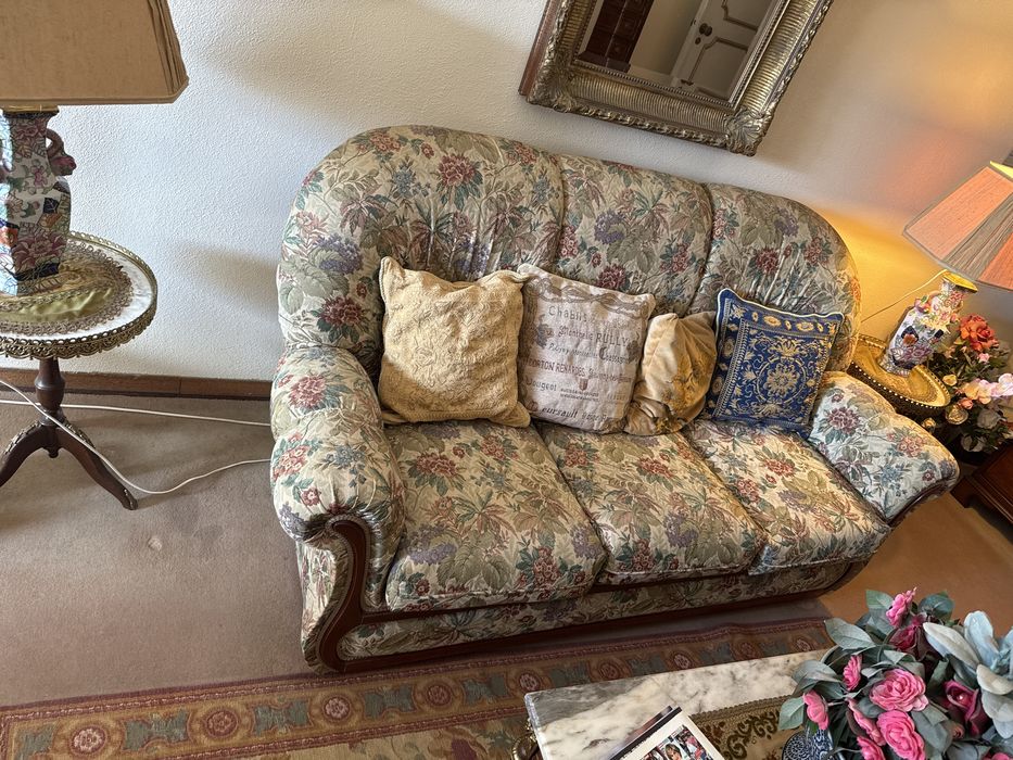 Sofa cama vintage com muito pouco uso