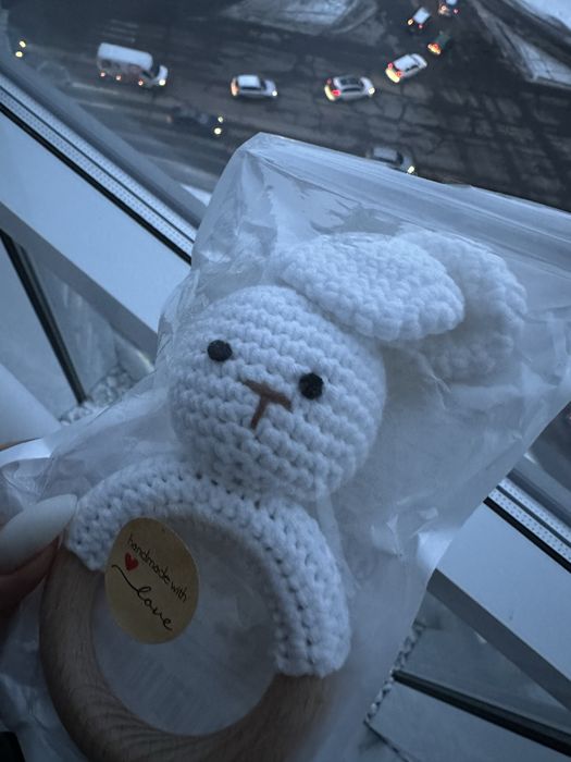 Дитяча вʼязана іграшка