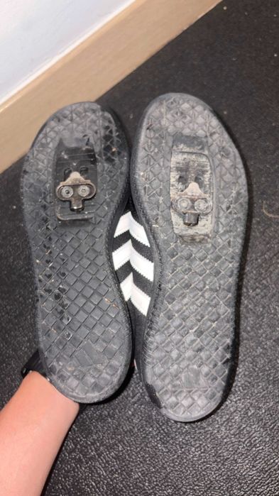 Adidas Velosamba 40EU Preto/Preto (usado em bom estado)