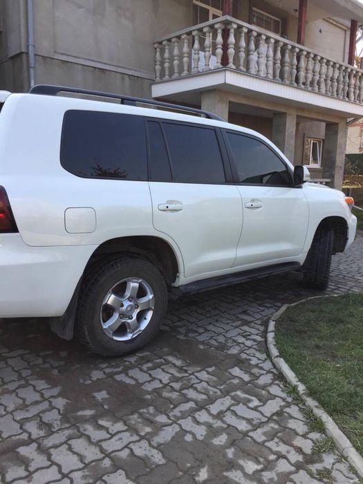Toyota land cruiser 200