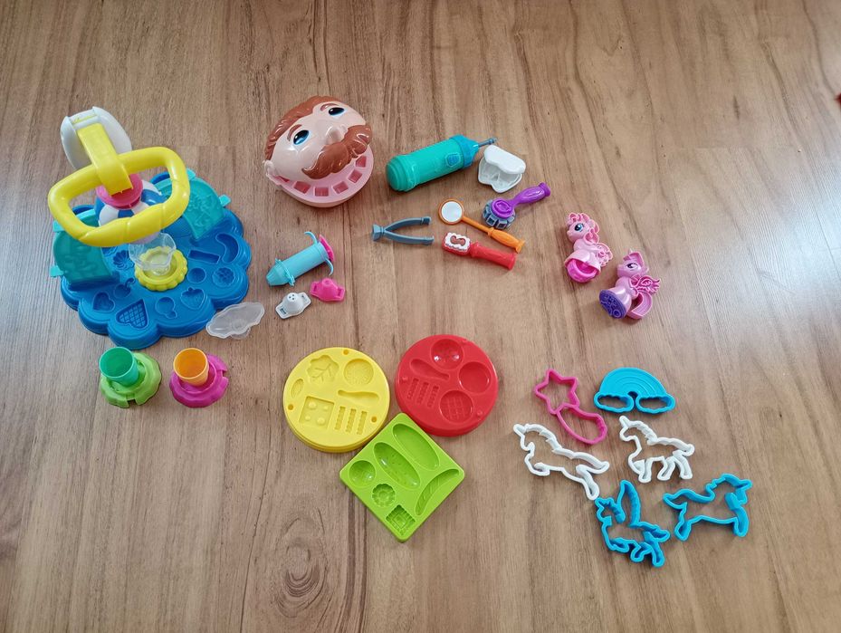 Zabawki dla dzieci do tworzenia z modeliny play-doh : dentysta, lodziarnia, foremki
