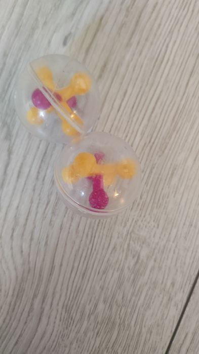 Piłki zabawki dla kotów