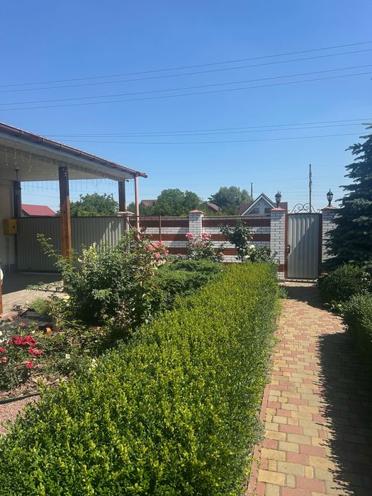 Продам одноповерховий будинок  на дві сім'ї, м.Бровари