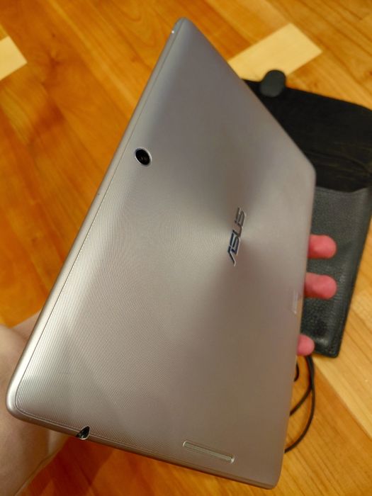 Планшет asus transformer pad TF300T. Комп'ютер asus. Асус