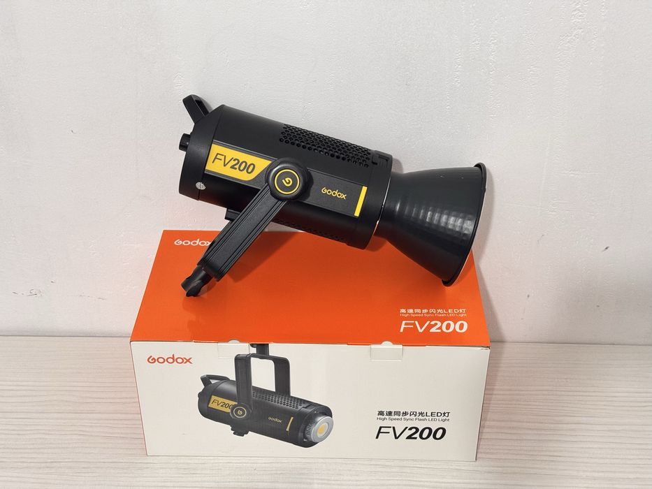 Godox FV 200. Постійне світло та led спалах вспишка для фотостудії