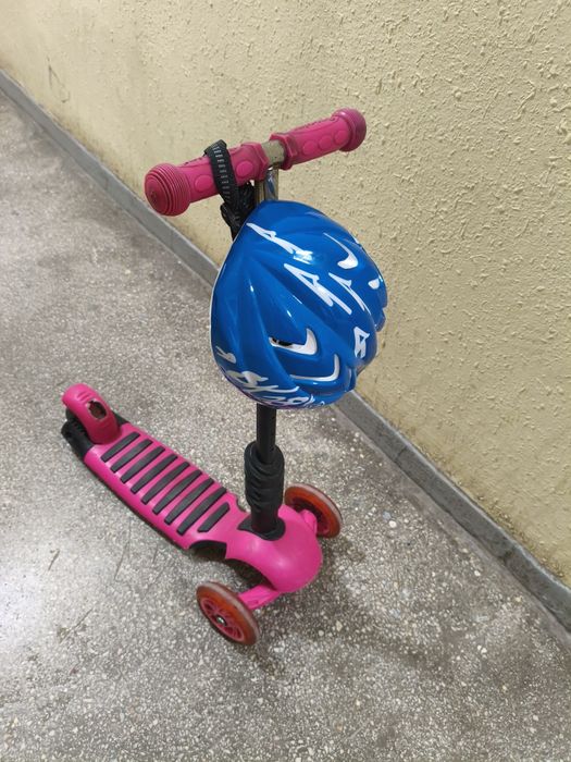 Hulajnoga i kask