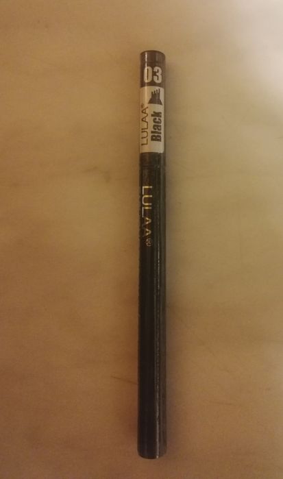 Kredka ze szczoteczką do brwi czarna black