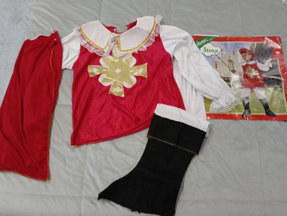 Fato de carnaval de mosqueteiro