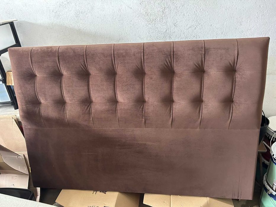 Cabeceira de cama, cor castanha