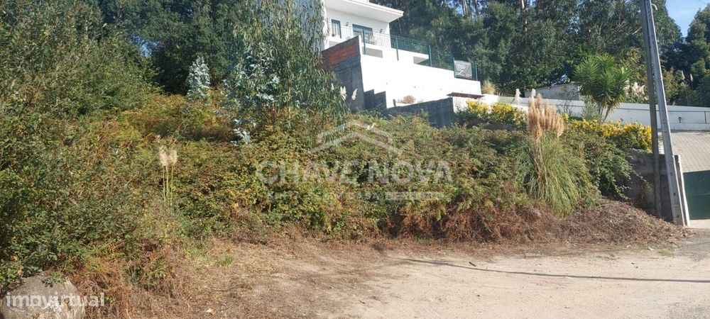 Terreno Urbano c/ Projeto Aprovado para 2 Moradias