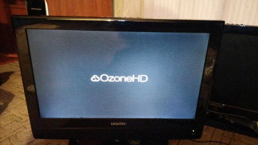 Смарт-приставка iNeXT TV3.