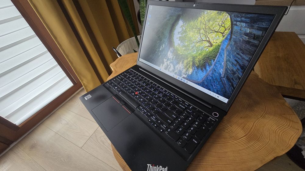 Lenovo Thinkpad E15 240GB ssd 16GB RAM