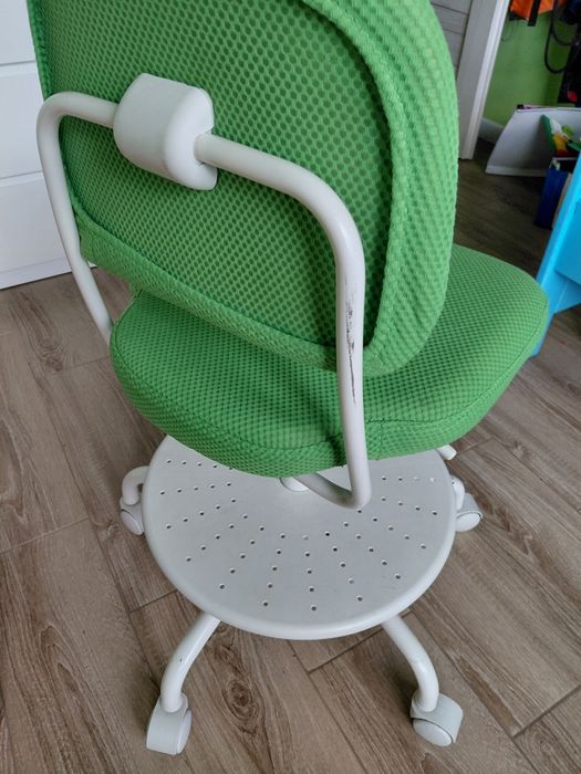 Ikea krzesło do biurka z podnóżkiem vimund