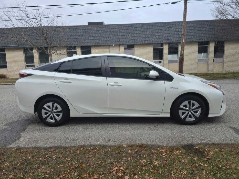 Toyota Prius      2017