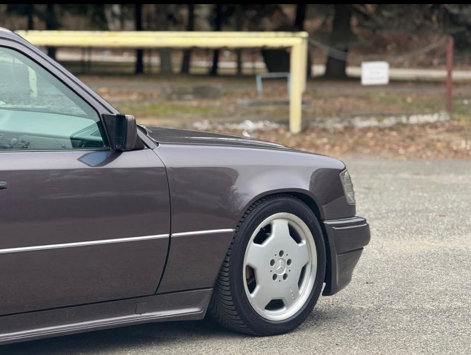 Mercedes E280  pakiet amg ( W124)