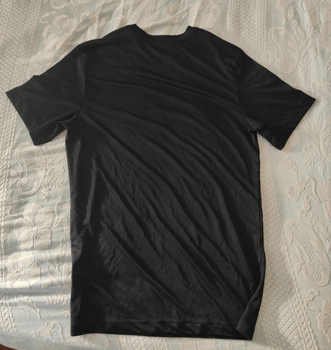 T-shirt desportiva Nike (Tamanho S)
