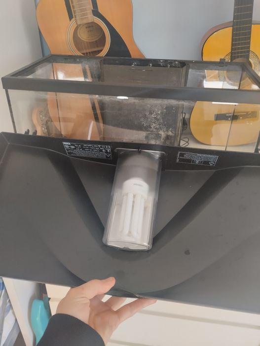 Aquario com tampa e luz