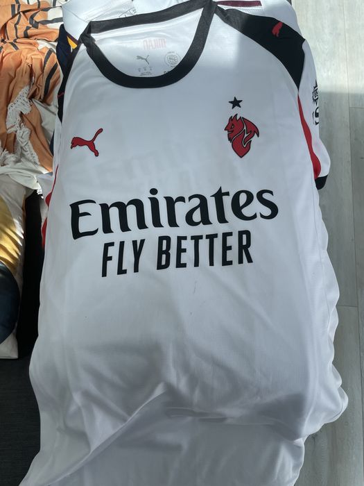 Varias camisolas futebol